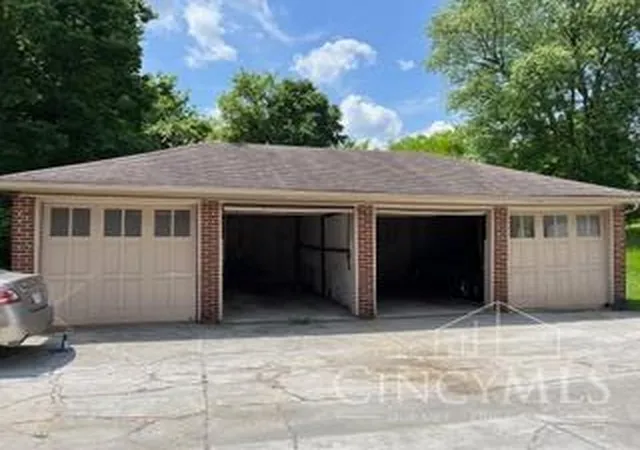 2nd image of 1519 W N Bend Rd, Cincinnati, OH 45224