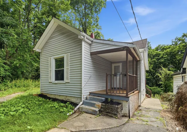 Homes for sale in Cincinnati, OH | 5128 Blaesi St, Cincinnati, OH 45227 | MLS# 1883618