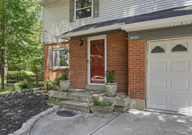 Homes for sale in Springfield Twp., OH | 9434 Sheralee Dr, Springfield Twp., OH 45231 | MLS# 1884411