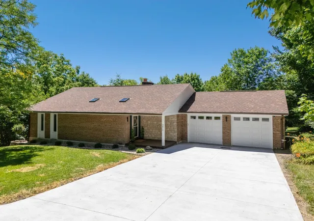 Homes for sale in Green Twp, OH | 3072 Werkridge Dr, Green Twp, OH 45248 | MLS# 1884238