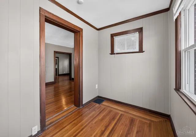 image of 2205 Crane Ave, Cincinnati, OH 45207