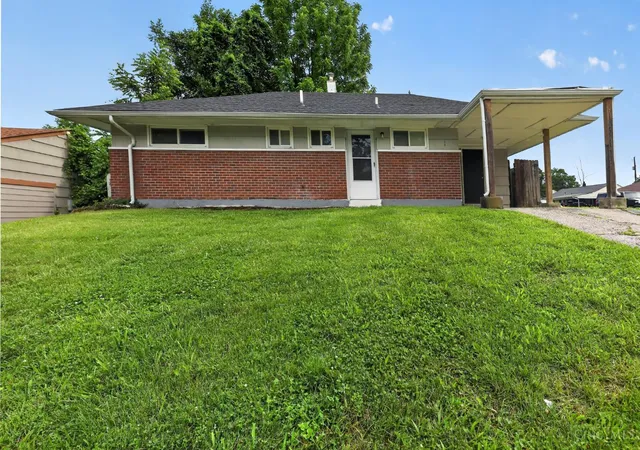 1st image of 8811 Grenada Dr, Springfield Twp., OH 45231 | MLS# 1882014