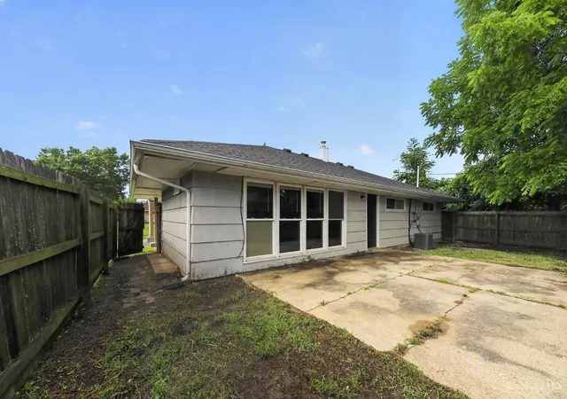 3rd image of 8811 Grenada Dr, Springfield Twp., OH 45231 | MLS# 1882014