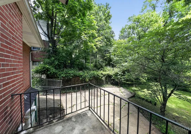 2nd image of 2204 Shasta Pl, Cincinnati, OH 45211 | MLS# 1881743