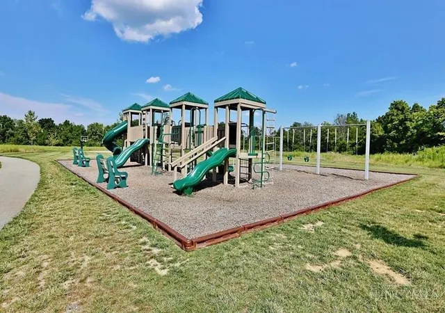 Homes for sale in Clearcreek Twp., OH | 1555 Cedar Creek Dr, Clearcreek Twp., OH 45458 | MLS# 1884141