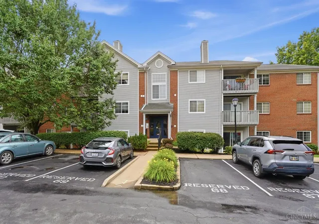 Homes for sale in Anderson Twp, OH | 7370 Ridgepoint Dr #6, Anderson Twp, OH 45230 | MLS# 1884422