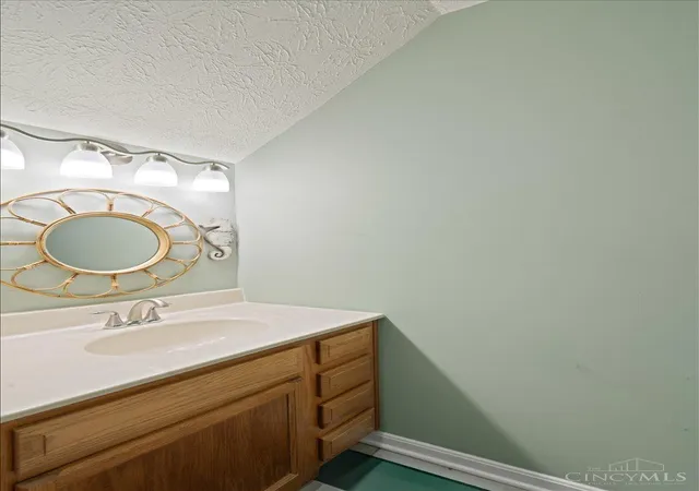 5th image of 635 Keystone Dr, Cincinnati, OH 45244