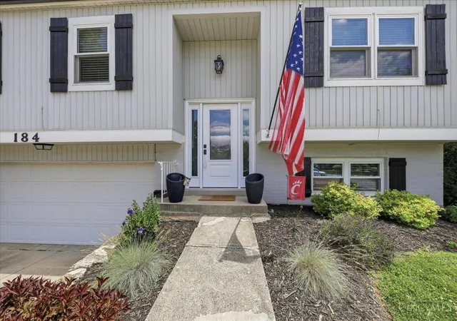 Homes for sale in Loveland, OH | 184 Glen Lake Rd, Loveland, OH 45140 | MLS# 1884300