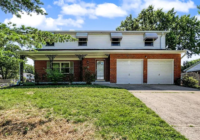 2nd image of 1690 Yellowglen Dr, Cincinnati, OH 45255 | MLS# 1883611