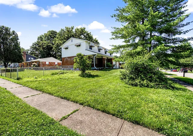Homes for sale in Anderson Twp, OH | 1690 Yellowglen Dr, Anderson Twp, OH 45255 | MLS# 1883611