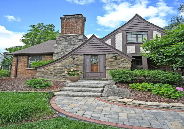 Homes for sale in Cincinnati, OH | 5021 Anderson Pl, Cincinnati, OH 45227 | MLS# 1884492