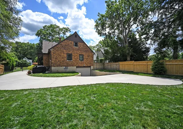 Homes for sale in Cincinnati, OH | 5021 Anderson Pl, Cincinnati, OH 45227 | MLS# 1884492