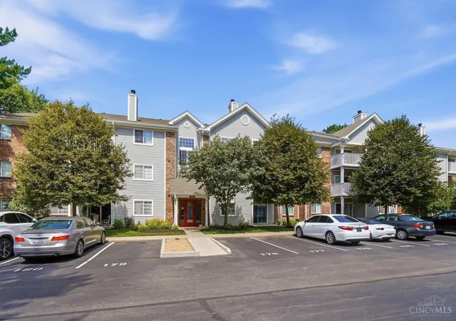 Homes for sale in Loveland, OH | 610 Carrington Pl #312, Loveland, OH 45140 | MLS# 1884490