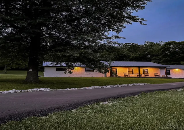 Homes for sale in Batavia Twp, OH | 2278 Snyder Rd, Batavia Twp, OH 45103 | MLS# 1884275