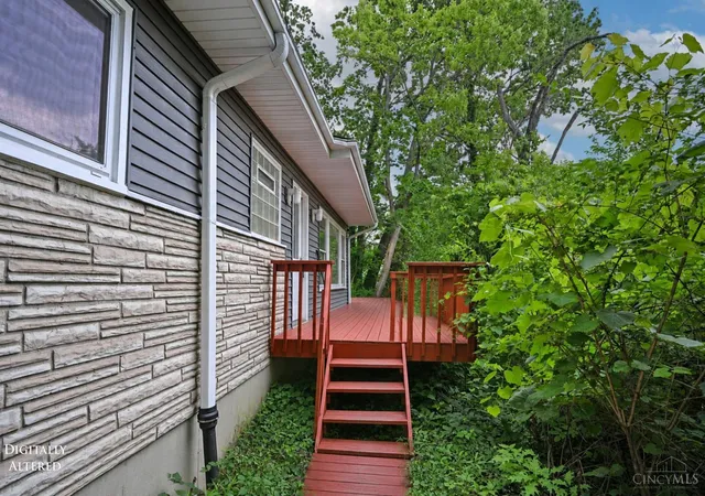 Photo 3 of Single family home for sale at 2881 Marshall Ave, Cincinnati, OH 45225 | MLS# 1883620 | Listing updated on 2026-07-27