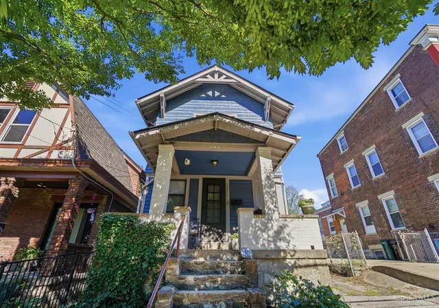 Homes for sale in Cincinnati, OH | 2105 W Clifton Ave, Cincinnati, OH 45219 | MLS# 1884464