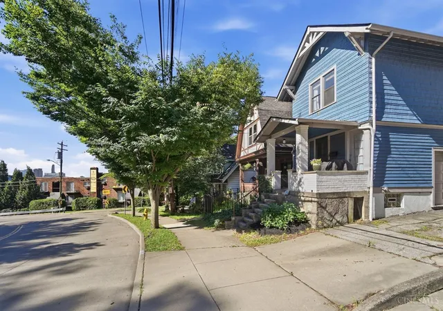 Homes for sale in Cincinnati, OH | 2105 W Clifton Ave, Cincinnati, OH 45219 | MLS# 1884464