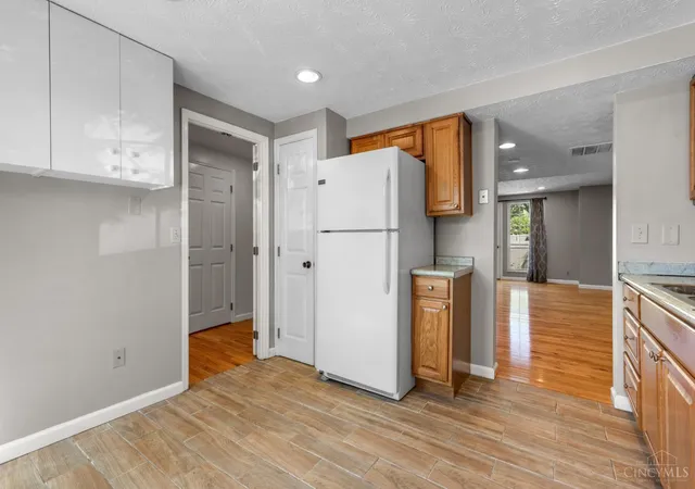 Homes for sale in Sycamore Twp, OH | 10883 Lakehurst Ct, Sycamore Twp, OH 45242 | MLS# 1883865