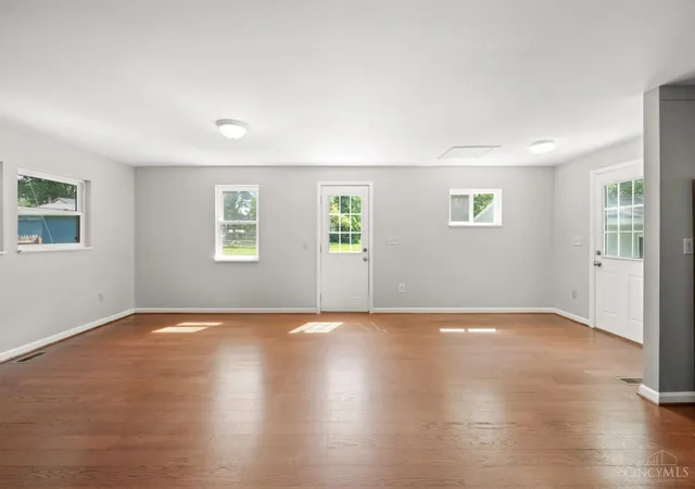 5th image of 325 Center St, Miami Twp, OH 45147 | MLS# 1884203
