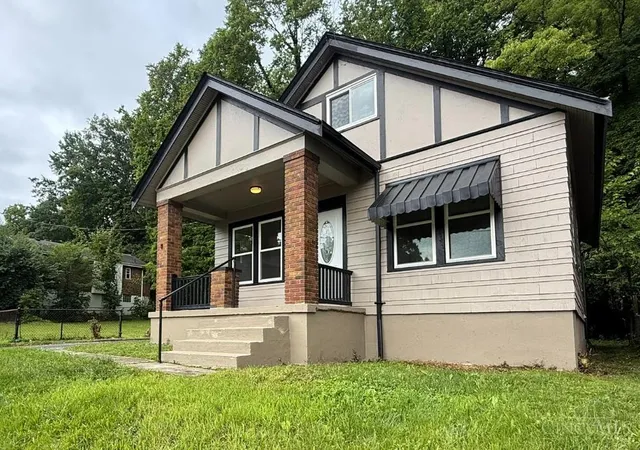 Homes for sale in Cincinnati, OH | 2755 Robert Ave, Cincinnati, OH 45211 | MLS# 1883982