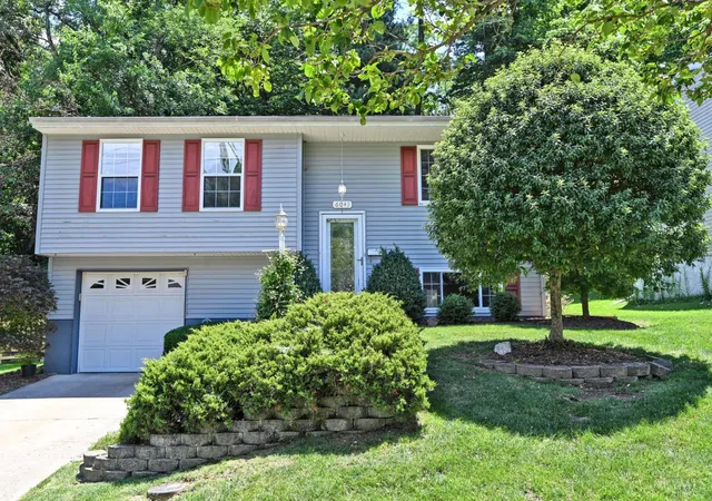 Homes for sale in Cincinnati, OH | 6043 Tridale Ct, Cincinnati, OH 45230 | MLS# 1884579