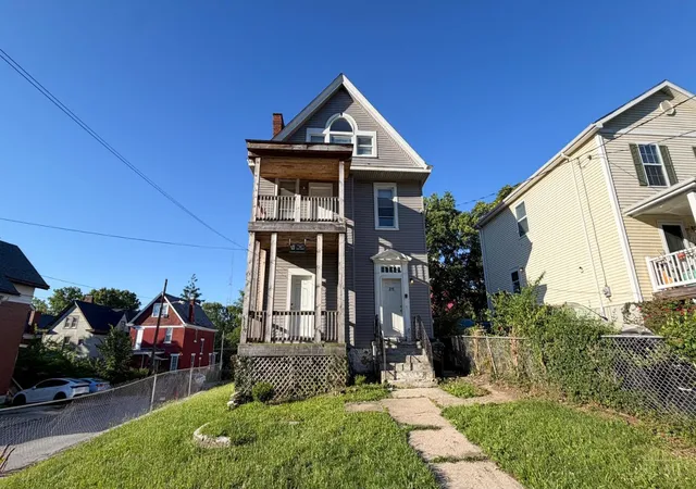 Homes for sale in Cincinnati, OH | 275 Mccormick Pl, Cincinnati, OH 45219 | MLS# 1884591