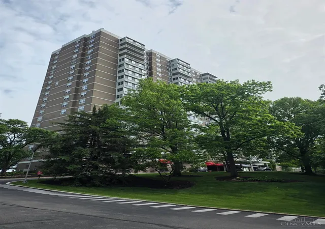 3rd image of 2444 Madison Rd #210B, Cincinnati, OH 45208 | MLS# 1884520