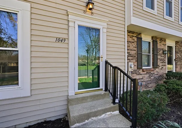 Homes for sale in Loveland, OH | 1049 Stratford Ct, Loveland, OH 45140 | MLS# 1884634