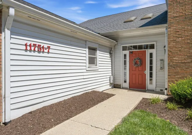 2nd image of 11753 Rose Ln #2, Springdale, OH 45246 | MLS# 1884625