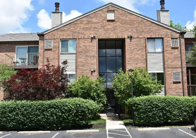 2nd image of 5983 Meadowcreek Dr #4, Milford, OH 45150 | MLS# 1884626