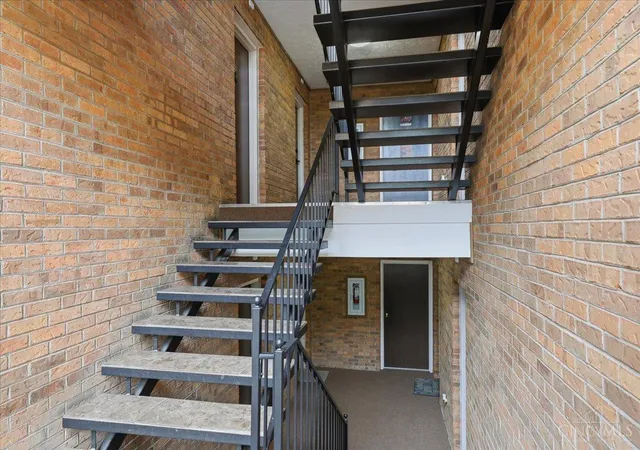 3rd image of 5983 Meadowcreek Dr #4, Milford, OH 45150 | MLS# 1884626