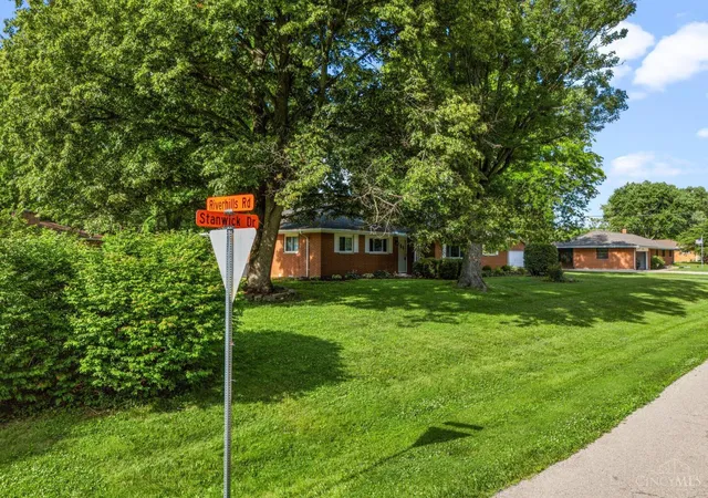 Photo 4 of Sale Pending at 991 Stanwick Dr, Beavercreek, OH 45430 | MLS# 1884659 | Listing updated on 2026-08-25
