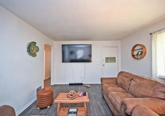 5th image of 3143 Saffer St, Cincinnati, OH 45211 | MLS# 1884645