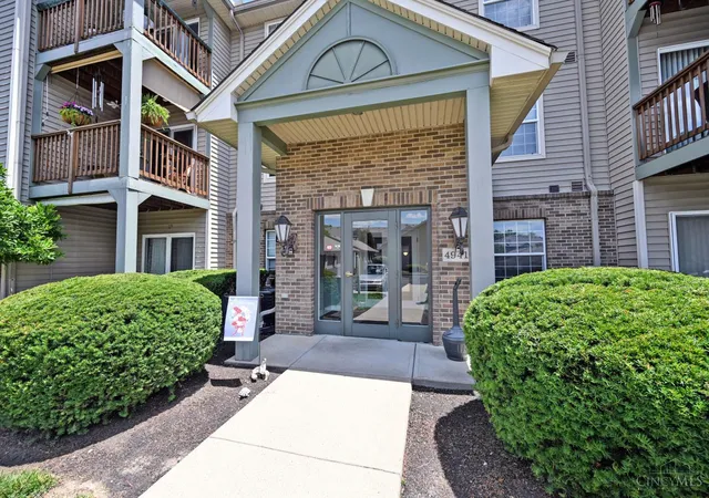 2nd image of 4941 N Arbor Woods Ct #308, Cincinnati, OH 45248 | MLS# 1884352