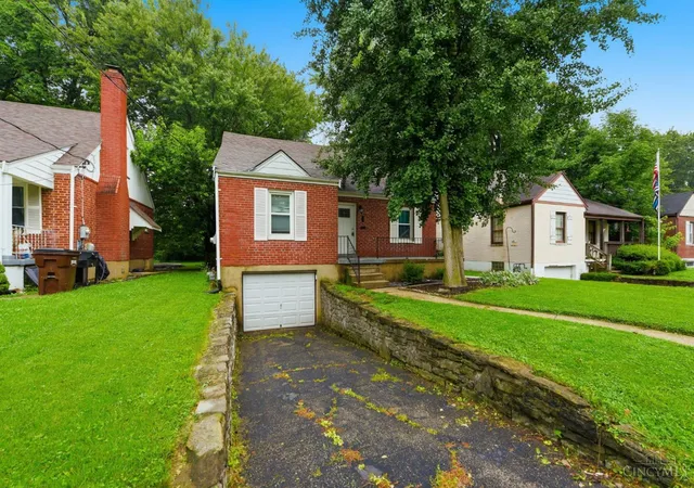 2nd image of 6924 Gloria Dr, Cincinnati, OH 45239 | MLS# 1884684