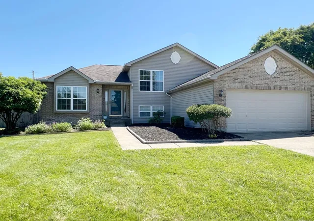 Homes for sale in Batavia Twp, OH | 1449 Breckenridge Dr, Batavia Twp, OH 45102 | MLS# 1884677