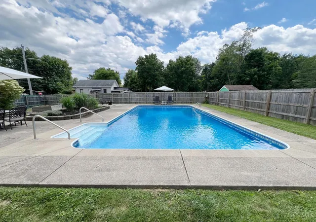 Homes for sale in Batavia Twp, OH | 1449 Breckenridge Dr, Batavia Twp, OH 45102 | MLS# 1884677