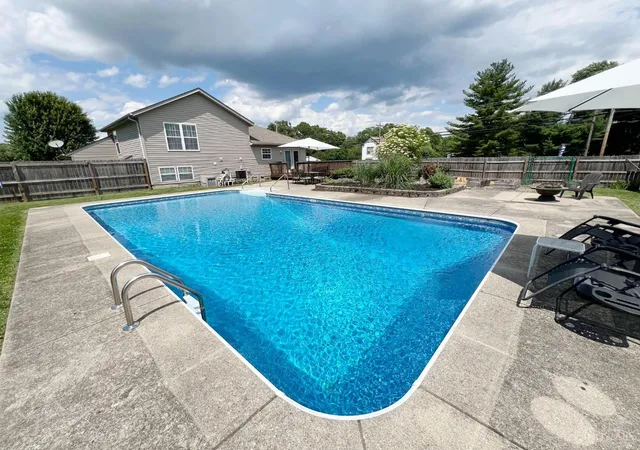 Homes for sale in Batavia Twp, OH | 1449 Breckenridge Dr, Batavia Twp, OH 45102 | MLS# 1884677