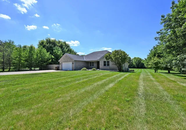 Homes for sale in Turtle Creek Twp, OH | 4023 Hamilton Rd, Turtle Creek Twp, OH 45036 | MLS# 1884682