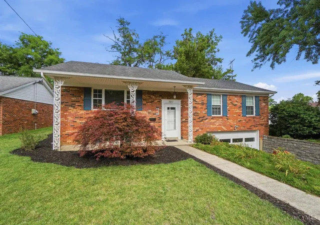 Homes for sale in Anderson Twp, OH | 7051 Baribill Pl, Anderson Twp, OH 45230 | MLS# 1884695