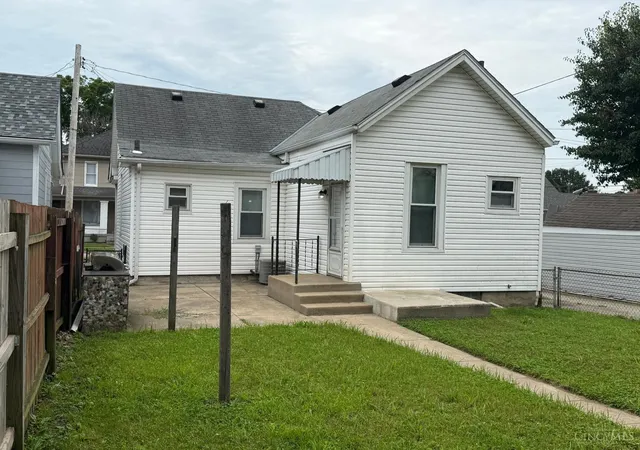 Photo 3 of Sale Pending at 2342 Noble Ave, Hamilton, OH 45015 | MLS# 1884473 | Listing updated on 2026-10-06