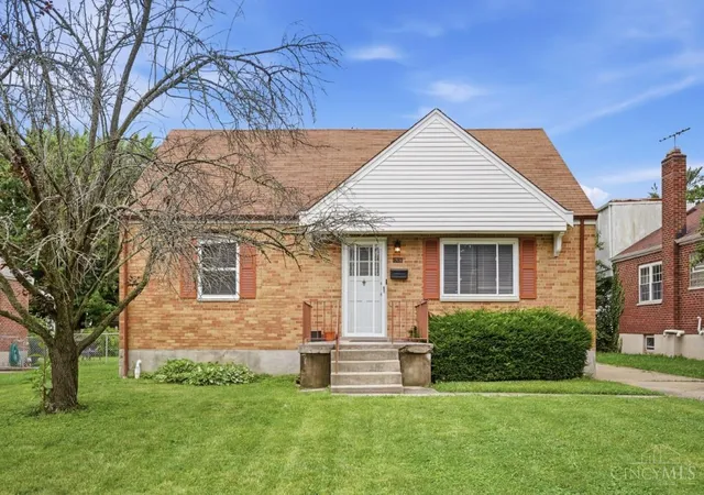 2nd image of 1906 Acorn Dr, Cincinnati, OH 45231 | MLS# 1884726