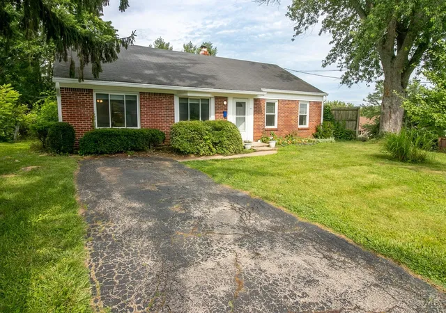 Homes for sale in Loveland, OH | 10 Highridge Dr, Loveland, OH 45140 | MLS# 1884685