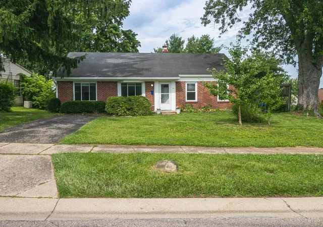 Homes for sale in Loveland, OH | 10 Highridge Dr, Loveland, OH 45140 | MLS# 1884685