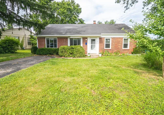Homes for sale in Loveland, OH | 10 Highridge Dr, Loveland, OH 45140 | MLS# 1884685