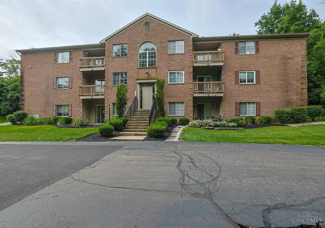 Homes for sale in Fairfield, OH | 1625 W Augusta Blvd, Fairfield, OH 45014 | MLS# 1884495
