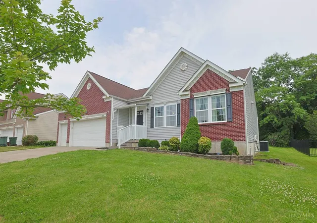 Homes for sale in Colerain Twp, OH | 7307 Hunters Ridge Ln, Colerain Twp, OH 45248 | MLS# 1884669