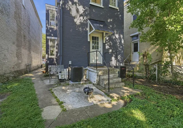 Homes for sale in Cincinnati, OH | 4228 Dane Avenue, Cincinnati, OH 45223 | Houzeo