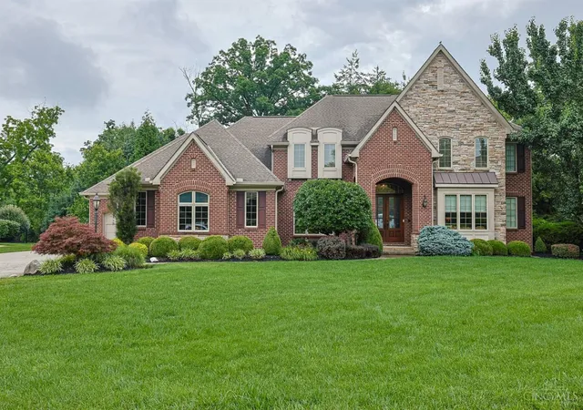 Homes for sale in Sycamore Twp, OH | 8126 Deer Path Ln, Sycamore Twp, OH 45243 | MLS# 1884771