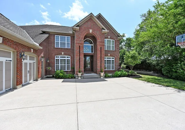Homes for sale in Montgomery, OH | 7933 Elbrecht Dr, Montgomery, OH 45242 | MLS# 1884773